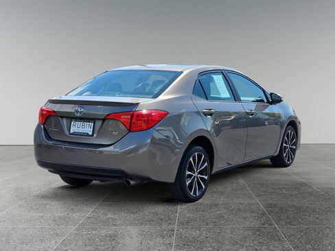Used 2017 Toyota Corolla SE w/ Carpet Mat Package (TMS) FWD image 7
