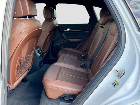 Used 2018 Audi Q5 2.0T Premium Plus w/ Premium Plus Package image 30