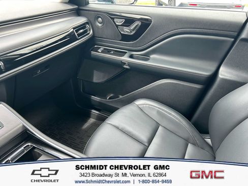 Used 2025 Lincoln Aviator w/ Premium Package w/ Equipment Group 101A AWD/4WD image 11