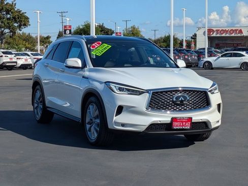 Used 2021 INFINITI QX50 Essential w/ Convenience Package image 3