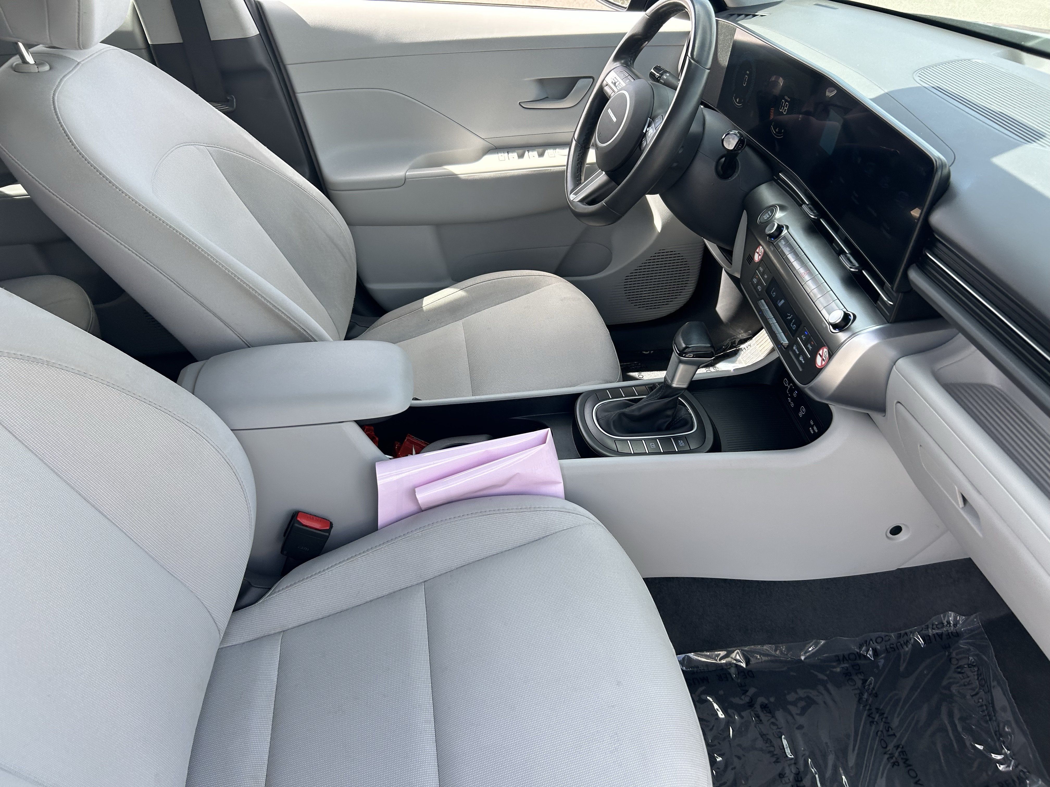 Used 2025 Hyundai Kona SEL FWD image 12