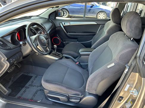Used 2010 Kia Forte Koup SX FWD image 25