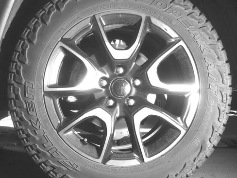 Used 2025 Jeep Compass Trailhawk AWD/4WD image 14