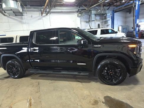 Used 2024 GMC Sierra 1500 Elevation w/ Preferred Package image 4