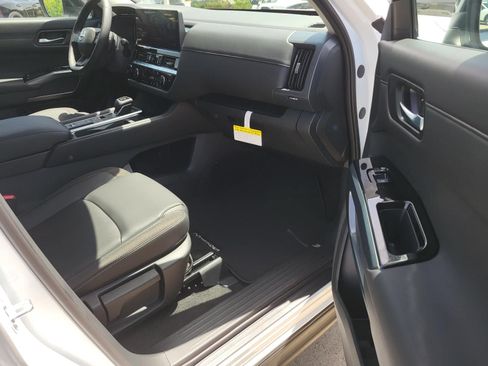 New 2026 Nissan Pathfinder SL w/ Cargo Package FWD image 11