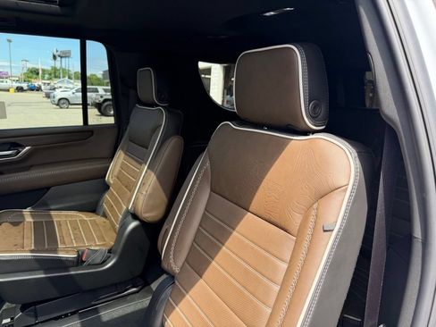 New 2026 GMC Yukon XL Denali Ultimate AWD/4WD image 10