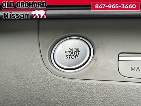 Used 2025 Hyundai Elantra Limited FWD image 17