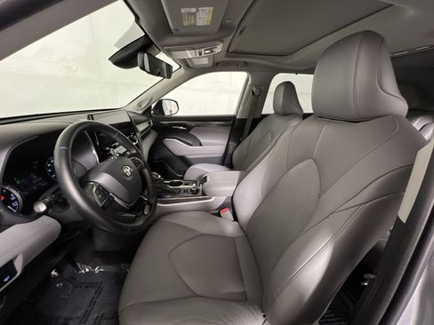 Used 2021 Toyota Highlander Limited AWD/4WD image 13