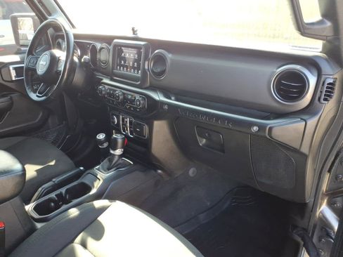 Used 2022 Jeep Wrangler Unlimited Sport image 5