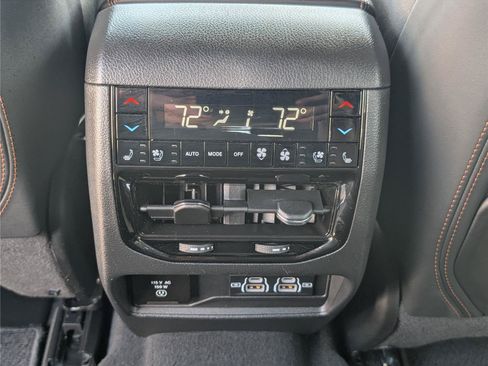 Used 2024 Jeep Grand Cherokee L Summit AWD/4WD image 19