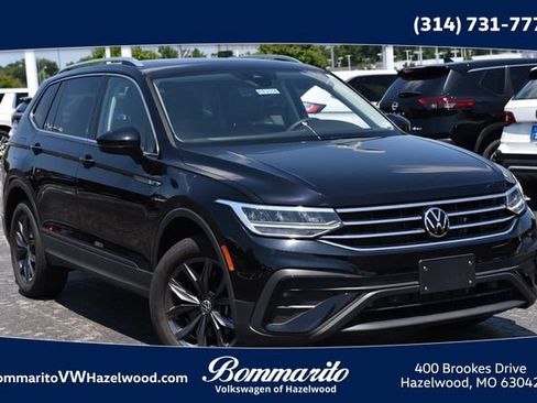 Certified 2023 Volkswagen Tiguan SE w/ Panoramic Sunroof Package AWD/4WD image 1