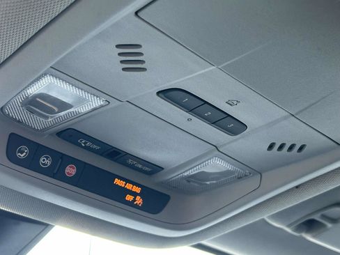 Used 2020 GMC Acadia SLT image 30