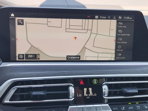 Used 2022 BMW X7 xDrive40i w/ M Sport Package AWD/4WD image 16