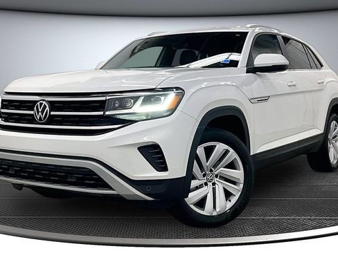 Used 2023 Volkswagen Atlas Cross Sport SE AWD/4WD image 3