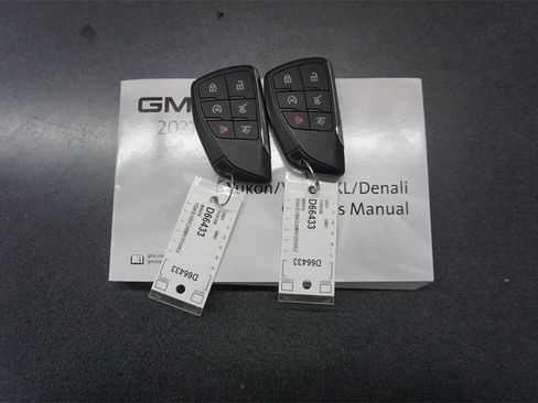 Used 2021 GMC Yukon SLT w/ SLT Premium Package image 21
