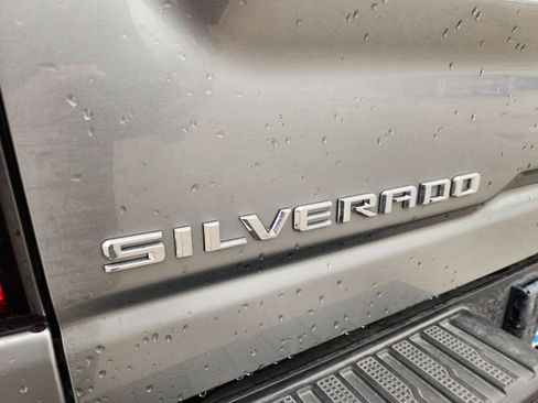 Used 2025 Chevrolet Silverado 2500 ZR2 w/ Technology Package AWD/4WD image 8