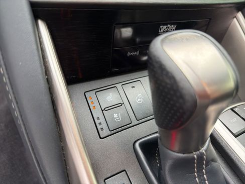 Used 2019 Lexus IS 350 AWD image 17