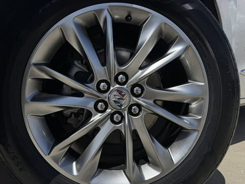 Used 2023 Buick Enclave Avenir FWD image 9