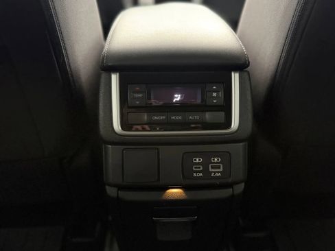 Used 2023 Subaru Ascent Premium w/ Convenience Package image 37