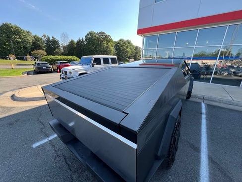 Used 2024 Tesla Cybertruck Cyberbeast AWD/4WD image 22