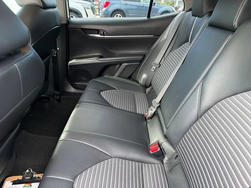 Used 2022 Toyota Camry SE FWD image 31