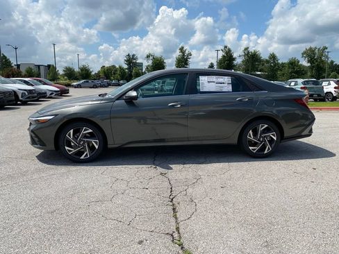 New 2026 Hyundai Elantra Limited FWD image 4
