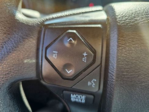 Used 2022 Toyota Tacoma SR image 46