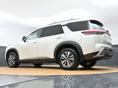 Used 2024 Nissan Pathfinder SL image 57
