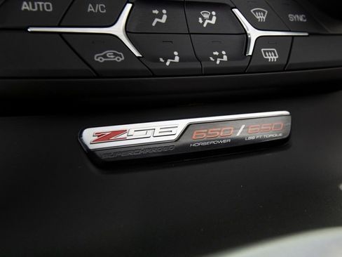 Used 2016 Chevrolet Corvette Z06 w/ Battery Protection Package RWD image 20