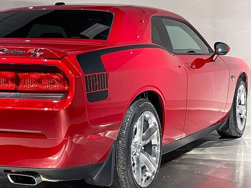 Used 2010 Dodge Challenger R/T image 39