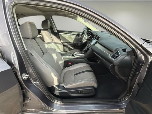 Used 2017 Honda Civic Touring image 10