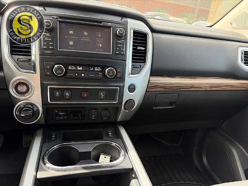 Used 2018 Nissan Titan SL w/ Chrome Package AWD/4WD image 18