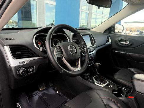 Used 2016 Jeep Cherokee Trailhawk image 18