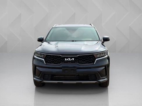 Certified 2022 Kia Sorento S FWD image 2