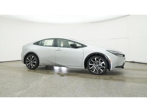 New 2025 Toyota Prius Plug-In Hybrid image 28