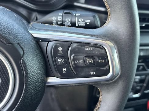 Used 2024 Jeep Wrangler Sahara image 11