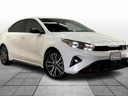 Used 2022 Kia Forte GT-Line w/ GT-Line Technology Package image 2