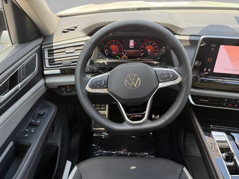 New 2026 Volkswagen Atlas Peak Edition image 12