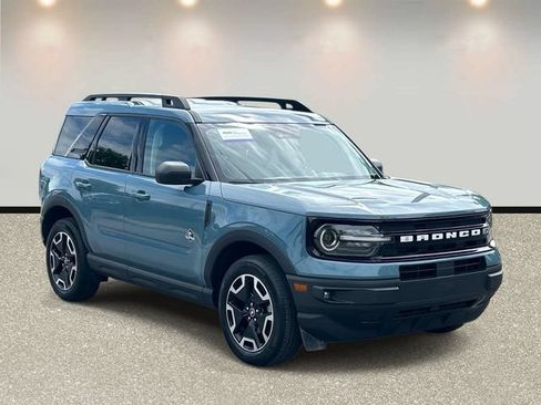 Certified 2023 Ford Bronco Sport Outer Banks w/ Tech Package AWD/4WD image 3