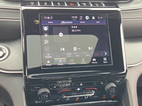 Certified 2024 Jeep Grand Cherokee Altitude AWD/4WD image 7
