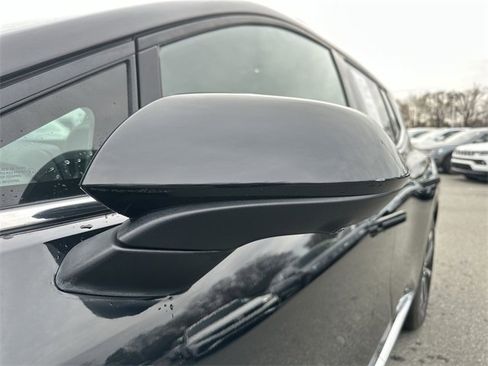 Used 2025 Chevrolet Equinox EV LT w/ Convenience Package image 10