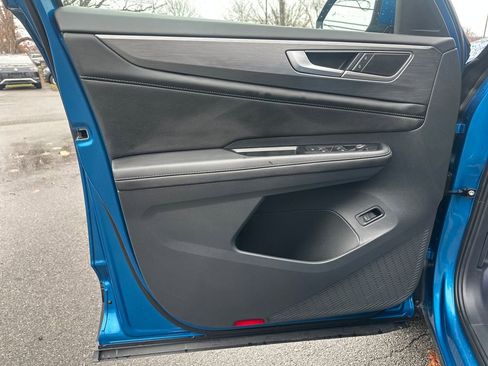 Used 2024 Volkswagen Atlas Cross Sport SE image 5