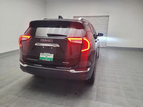 Used 2024 GMC Terrain SLT image 7