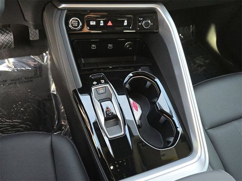 New 2025 Audi Q5 Premium image 28
