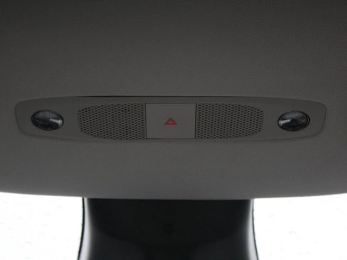 Used 2020 Tesla Model Y Long Range image 28