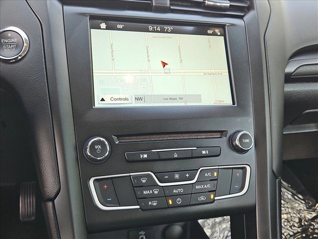 Used 2018 Ford Fusion SE w/ Equipment Group 201A FWD image 15