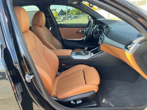 Used 2022 BMW 330i Sedan w/ Driving Assistance Package RWD image 9