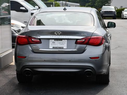 Used 2015 INFINITI Q70 3.7 w/ Deluxe Touring Package AWD/4WD image 9