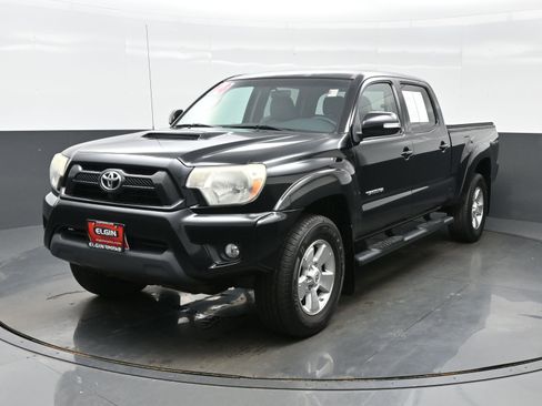 Used 2014 Toyota Tacoma 4x4 Double Cab w/ TRD Sport Package image 2