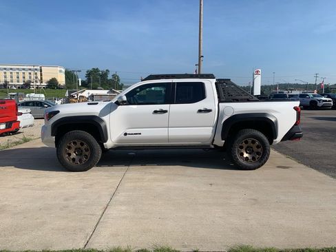 New 2025 Toyota Tacoma 4x4 Double Cab Hybrid w/ Tow Tech Package image 9